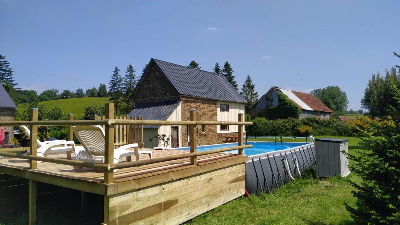 Gite "La Renaudaie" - Piscine Juvigny Les Vallees Kültér fotó